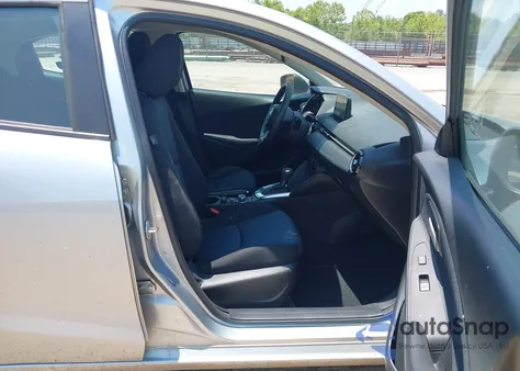 2019 Toyota Yaris Le из США, поврежденный, VIN 3MYDLBYV1KY523204